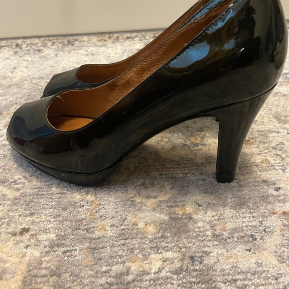 Clarks - Picture 2 of 3